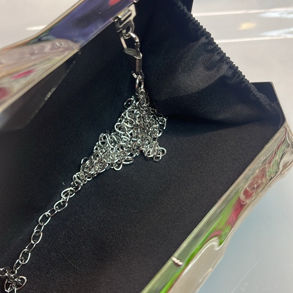 SILVER HARD CASE CLUTCH - Picture 5 of 11